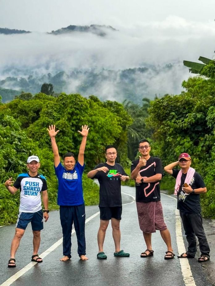 Mandi Sungai Di Lau Mentar, Menyentuh Awan Ke Gunung Meriah