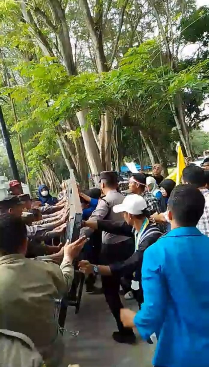 PC PMII LANGKAT – BINJAI MELAKSANAKAN AKSI ANTI KORUPSI