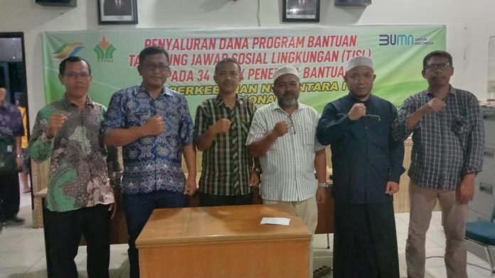 PTPN IV REGIONAL-I KEBUN RANTAUPRAPAT SERAHKAN BANTUAN TJSL