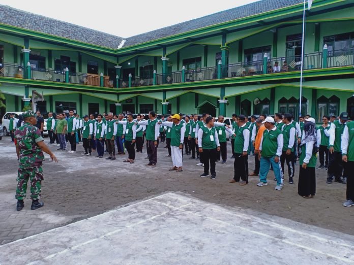 Pembekalan PBB dan Pelatihan Kedisiplinan di MI Ihyaul Ulum