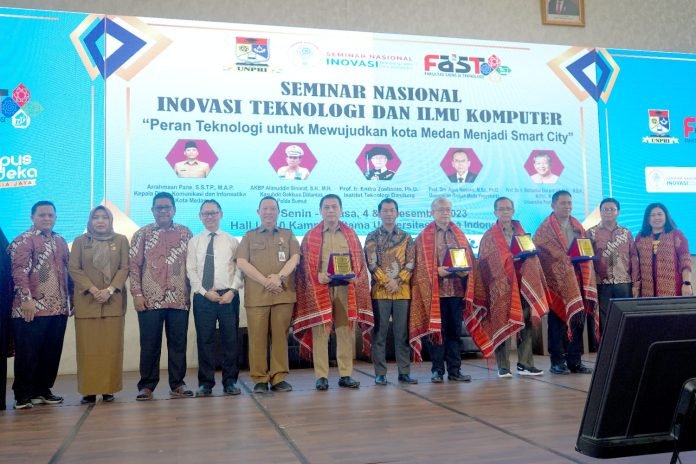 Pembicara di Seminar Nasional Inovasi, Arrahmaan Pane: Medan Penuhi Dimensi Smart City