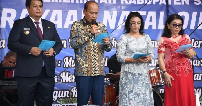 Perayaan Natal Oikumene Pemkab Samosir Khidmat, Bupati Serahkan Bantuan Pendidikan