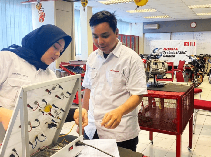 Perkuat Kompetensi Garda Terdepan Pendidikan, Honda Gelar Training Modul Dasar Guru SMK