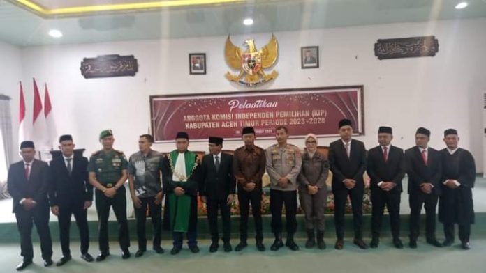Pj Bupati Aceh Timur Lantik Komisioner KIP Periode 2023-2028