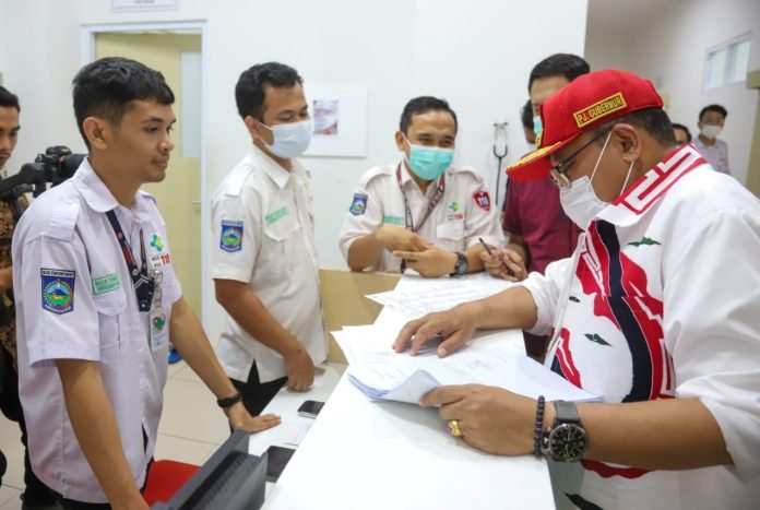 Pj Gubernur NTB Tinjau Pelayananan dan Fasilitas RSUD dengan Fokus Teknologi