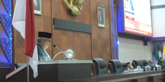 Pj Gubernur Sampaikan Pendapat Akhir 10 Raqan Prolega Prioritas 2023