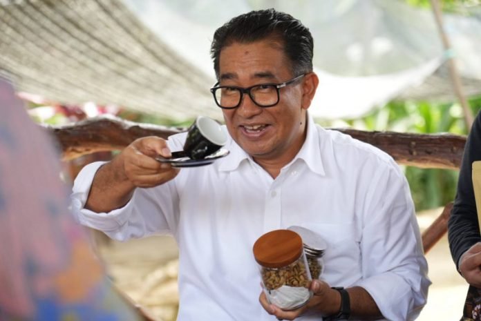 Pj Gubernur Sarankan Pecinta Kopi Kunjungi Kampung Kopi Luwak di Prangat Baru