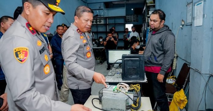 Polda Sumut Bongkar Tempat Tambang Bitcoin Mencuri Arus Listrik yang Merugikan Negara Rp14,4 Miliar