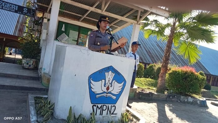 Police Go To School di SMP Negeri 2 Siantar, AKP Jahrona Sinaga Ingatkan Pelajar Jauhi Narkoba dan Kenakalan Remaja