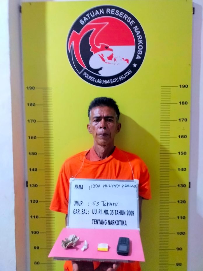 Polres Labusel Tangkap Ibda Siregar Hisap Ganja