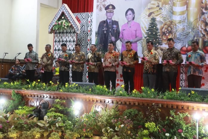 Polres simalungun rayakan natal dengan semangat polri presisi dan harapan pemilu 2004 yang aman dan damai