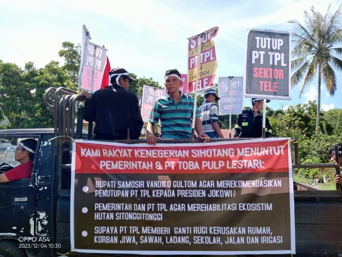 Ratusan Warga Korban Banjir Bandang Kenegerian Sihotang Unjuk Rasa ‘Tutup’ PT TPL