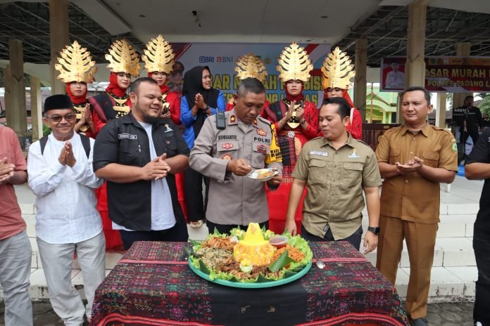 Rayakan HUT ke-4, Polres Palas Gelar Pasar Murah Presisi dan Doorprize