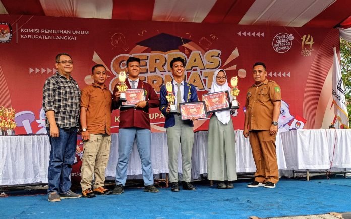 SMAN 1 Secanggang Juarai Cerdas Cermat Kepemiluan KPU Langkat