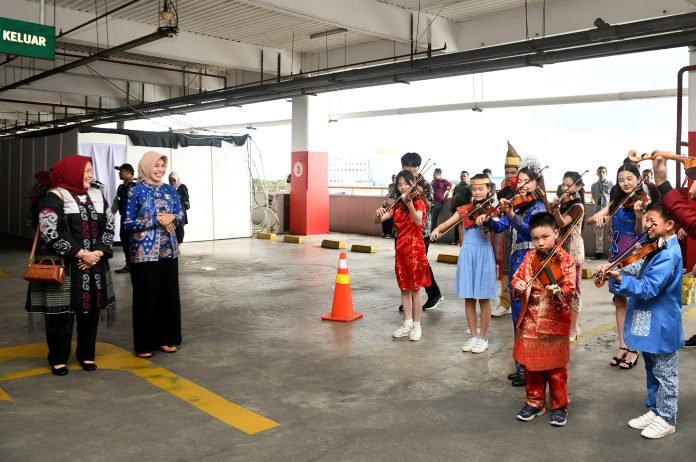 Saksikan Puncak Medan Fashion Festival, *Pj Ketua Dekranasda Sumut Optimis Industri Kreatif Terus Bangkit*