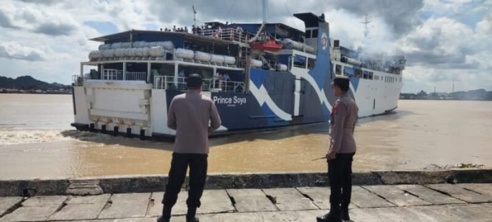 Sehari Jelang Natal, KM Prince Soya dari Samarinda Angkut 1.598 Orang ke Parepare