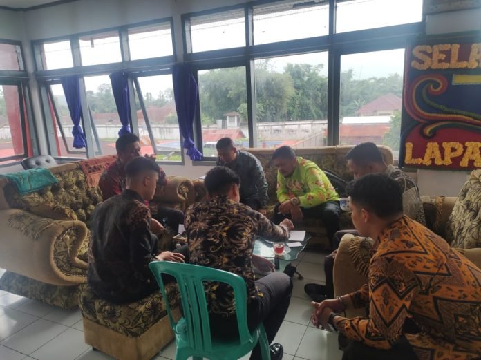 Seksi Kegiatan Kerja Lapas Kelas IIA Bukittinggi lakukan rapat evaluasi akhir tahun    