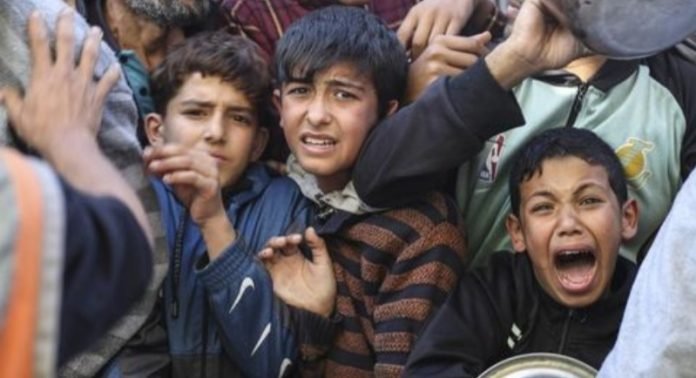 Tangis Anak-anak Palestina Di Pengungsian; Kelaparan