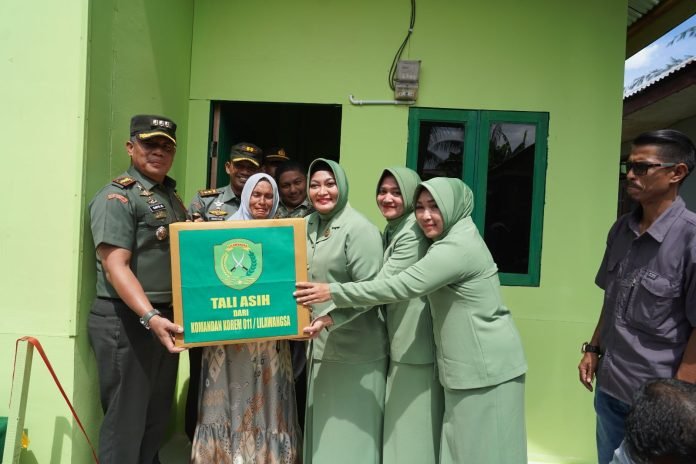 Tangis Haru Nurmala Menerima Bedah Rumah dari Korem 011/LW