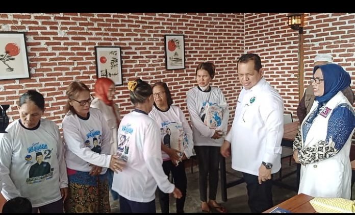 Tim Pemenangan Ikhwan Berbagi kepada kaum Nasrani Sambut Nataru serta Rancangan Posko Aspirasi Masyarakat 2024