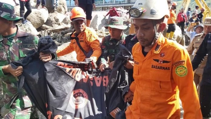 Tim SAR Temukan Kerangka Manusia di Lokasi Banjir Bandang Humbahas