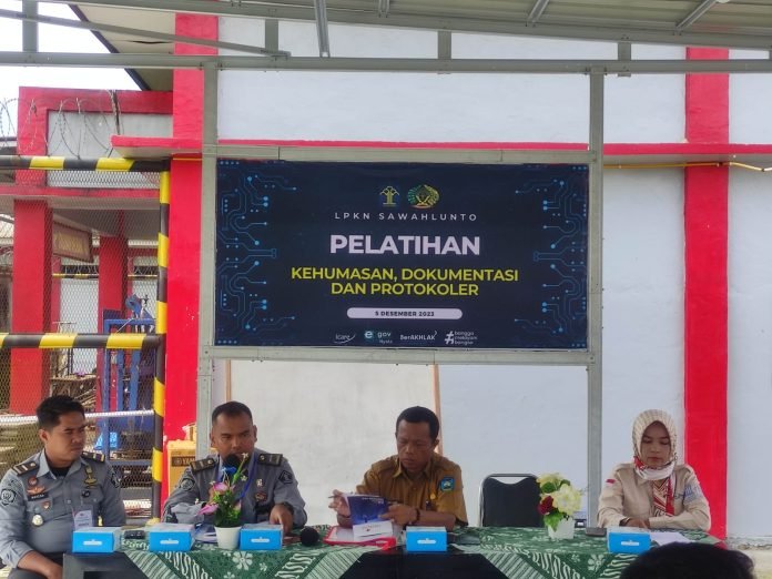 Tingkatkan Kapasitas Petugas, Lapas Narkotika Sawahlunto Berikan Pelatihan Kehumasan dan Keprotokolera