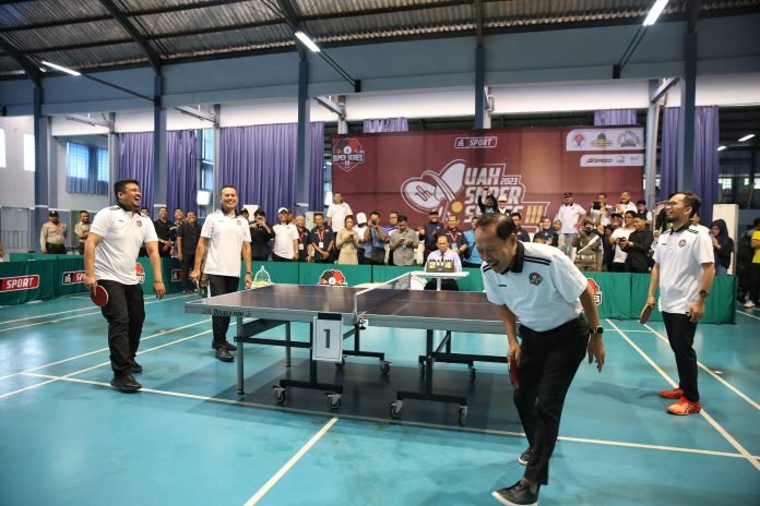Ustadz Adi Hidayat: Kompetisi Tenis Meja UAH Super Series III Dipersembahkan untuk Haji Anif