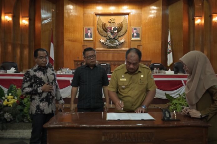 Wabup Asahan Ikuti Rapat Paripurna DPRD Kabupaten Asahan