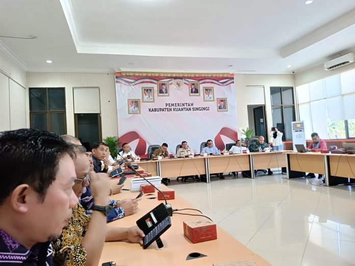 Waka II DPRD Juprizal Bersama Setwan Nafisman, Hadiri Pertemuan Dengan Balegnas DPR RI