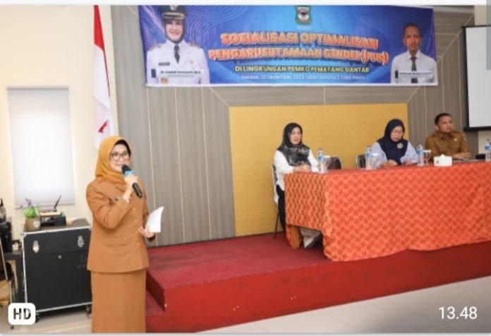 Wali Kota Pematang Siantar dr Susanti Dewayani SpA Buka Kegiatan Sosialisasi Optimalisasi Pengarustamaan Gender  di Lingkungan Pemko Pematang Siantar