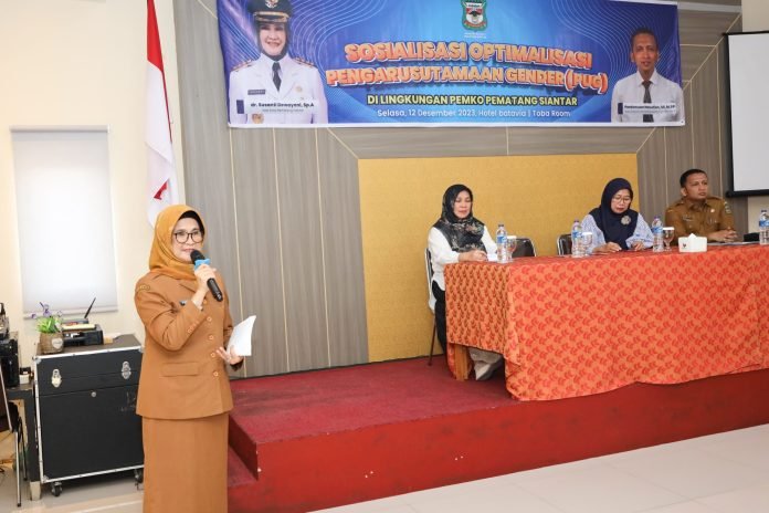 Wali Kota Pematang Siantar dr Susanti Dewayani SpA membuka kegiatan Sosialisasi Optimalisasi Pengarustamaan Gender (PUG) di Lingkungan Pemerintah Kota (Pemko) Pematang Siantar