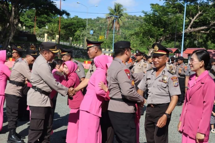 25 Personel Polres Buol Naik Pangkat
