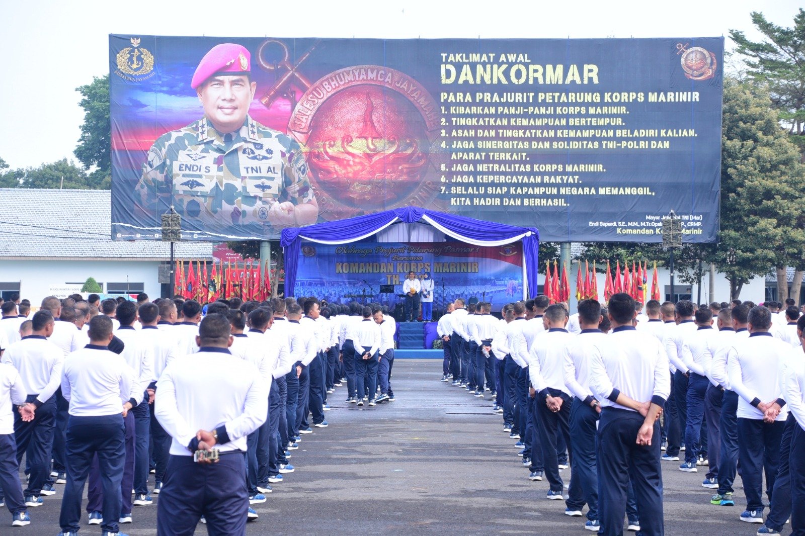 Awali Tahun 2024, Prajurit Petarung Pasmar 1 Ikuti Olahraga Bersama Dankormar