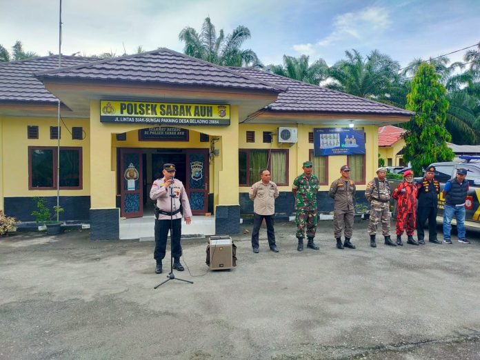 Berikan Rasa Aman di Pergantian Tahun ini Yang Dilakukan Kapolsek Sabak Auh