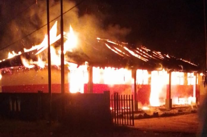 Gedung SD Negeri 311 Sampuran Kec.Rantobaek Terbakar