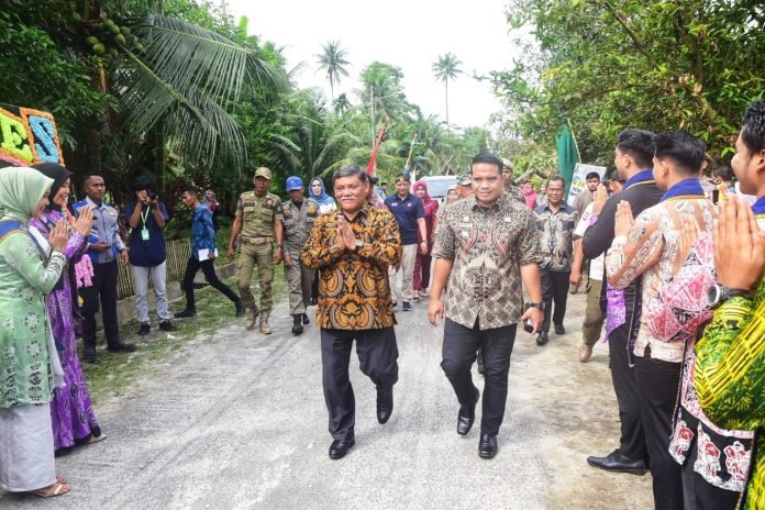 Wujud Rasa Syukur: Bupati Deli Serdang, HM Ali Yusuf Siregar mengemukakan Pesta Rakyat 1.000 Tenda Kampoeng Lama di Desa Denai Lama, Kecamatan Pantai Labu