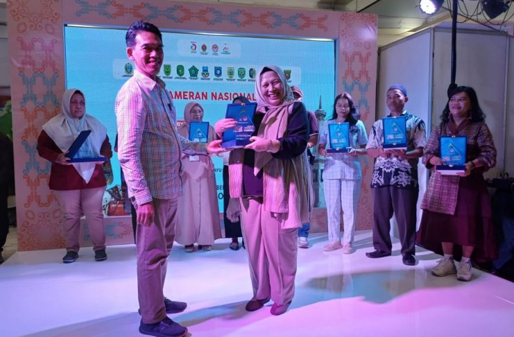 Dekranasda Sumut Juara I Pameran Nasional Gebyar Kreasi Nusantara dan Jogja ITTAF 2024