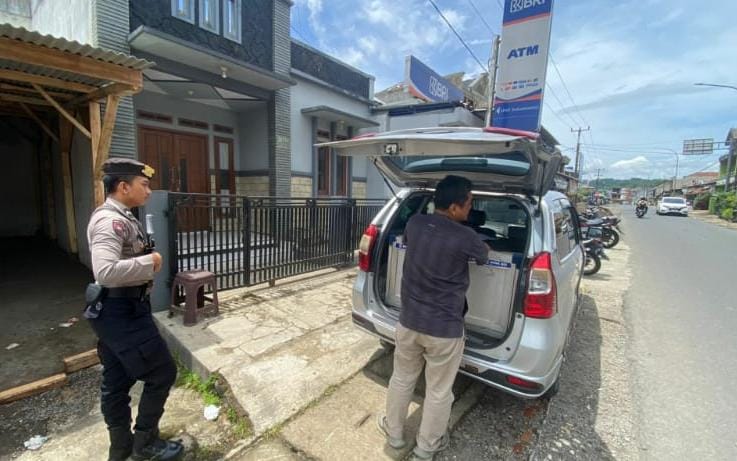 Antisipasi Tindak Kriminalitas, Satuan Samapta Polres Ciamis Beri Pengawalan TKK ke 10 Unit BRI Ciamis