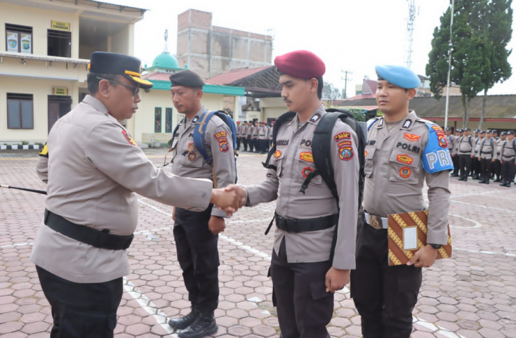 Polres Tanah Karo Gelar Apel Pergeseran Pasukan Pengamanan TPS Operasi Mantap Praja Toba 2024