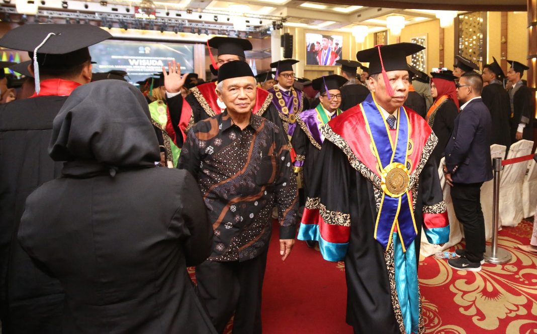 Wisuda UMSU, Busyro Muqoddas: Kampus Harus Menjadi Pelopor Gerakan Moral