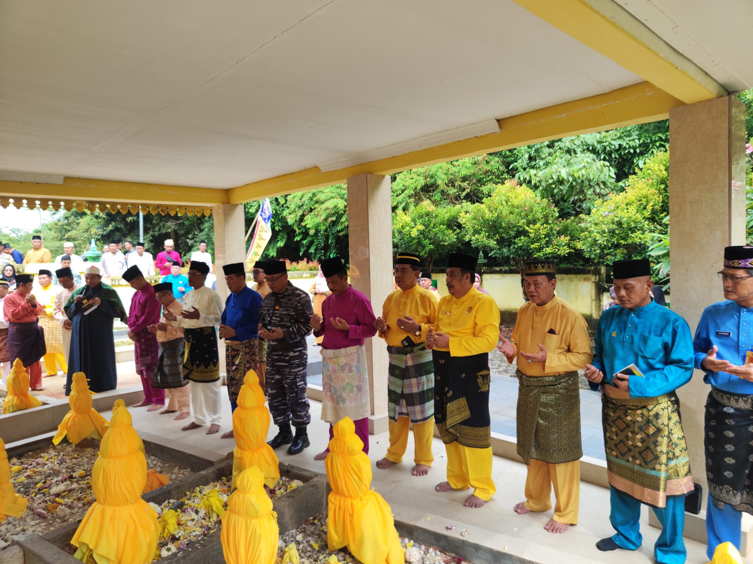 Menjelang Hari Jadi Kota Batam ke-195, Danyonmarhanlan IV Batam Ikuti Ziarah Makam Nong Isa