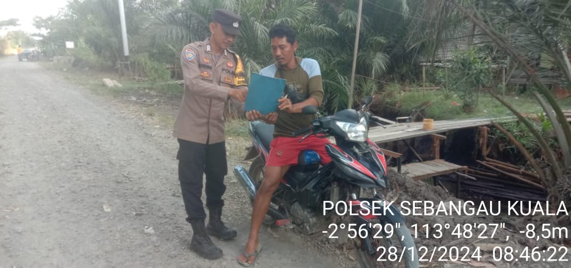 Kegiatan Sosialisasi Akun Media Sosial Humas Polres Pulang Pisau oleh personil Polsek Sebangau Kuala