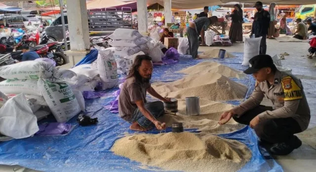 Jelang Nataru, Polisi Monitoring Harga Kebutuhan Pokok di Pasar Minggu Halong