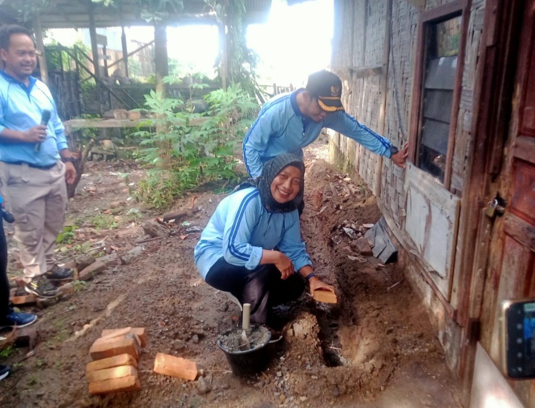 Lagi, Kecamatan Sunggal Deliserdang Melaksanakan Bedah Rumah