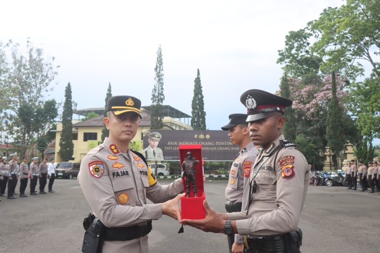 Kapolres Garut Apresiasi Personel Berprestasi dan Tutup Diktuba Polri 2024