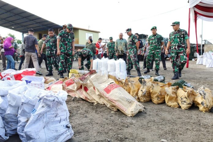 Pangdam I/BB Tinjau Proses Pemindahan 8 Unit Jembatan Modular Type 3-1 di Titi Papan Medan