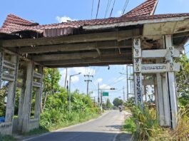 Pemkab Simalungun Bongkar Gapura Perbatasan Siantar-Saribudolok untuk Atasi Kemacetan Jelang Idul Fitri 1447 H
