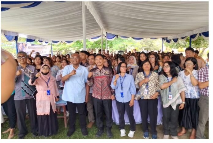 Rony R Situmorang Serap Aspirasi Pendidikan saat Reses di SMA Negeri 1 Panombean Panei